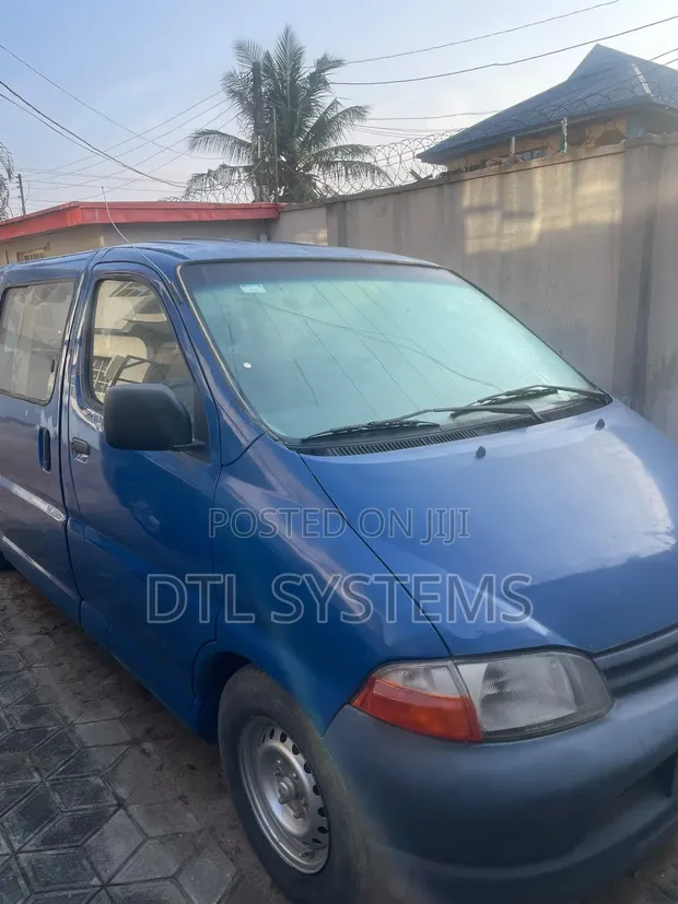 Toyota HiAce 1990 Diesel Bus - 1
