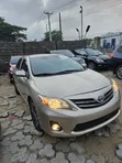 Toyota Corolla 2010 Gold - 3