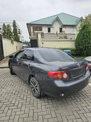 Toyota Corolla 2010 Gray