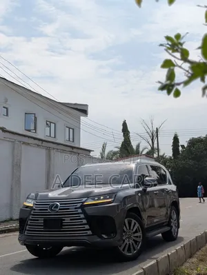 2023 Toyota Land Cruiser LX600 VIP
