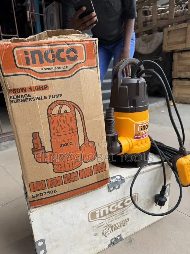 Heavy-Duty INGCO 750W Sewage Submersible Pump - 1