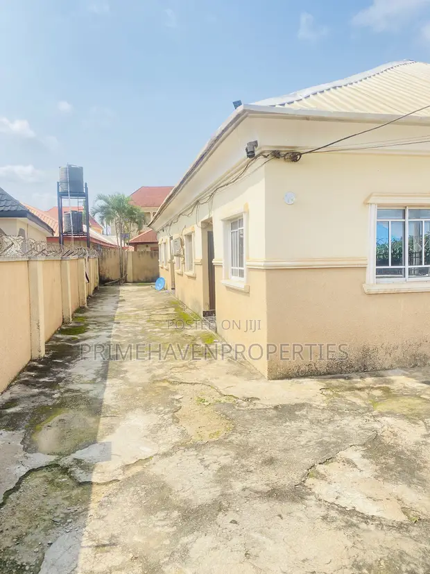 5-Bedroom Block of Flats for Sale in Kubwa - 1