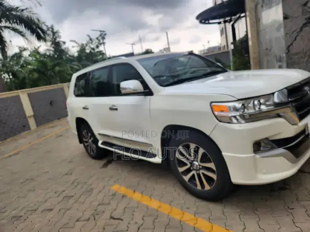 Toyota Land Cruiser 3.5 Petrol 4WD 2022 Fari - 1