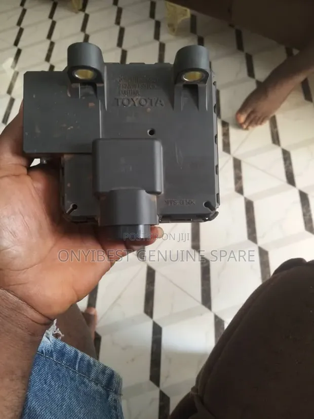 Toyota Venza Gear Module (22 Pin) - 1