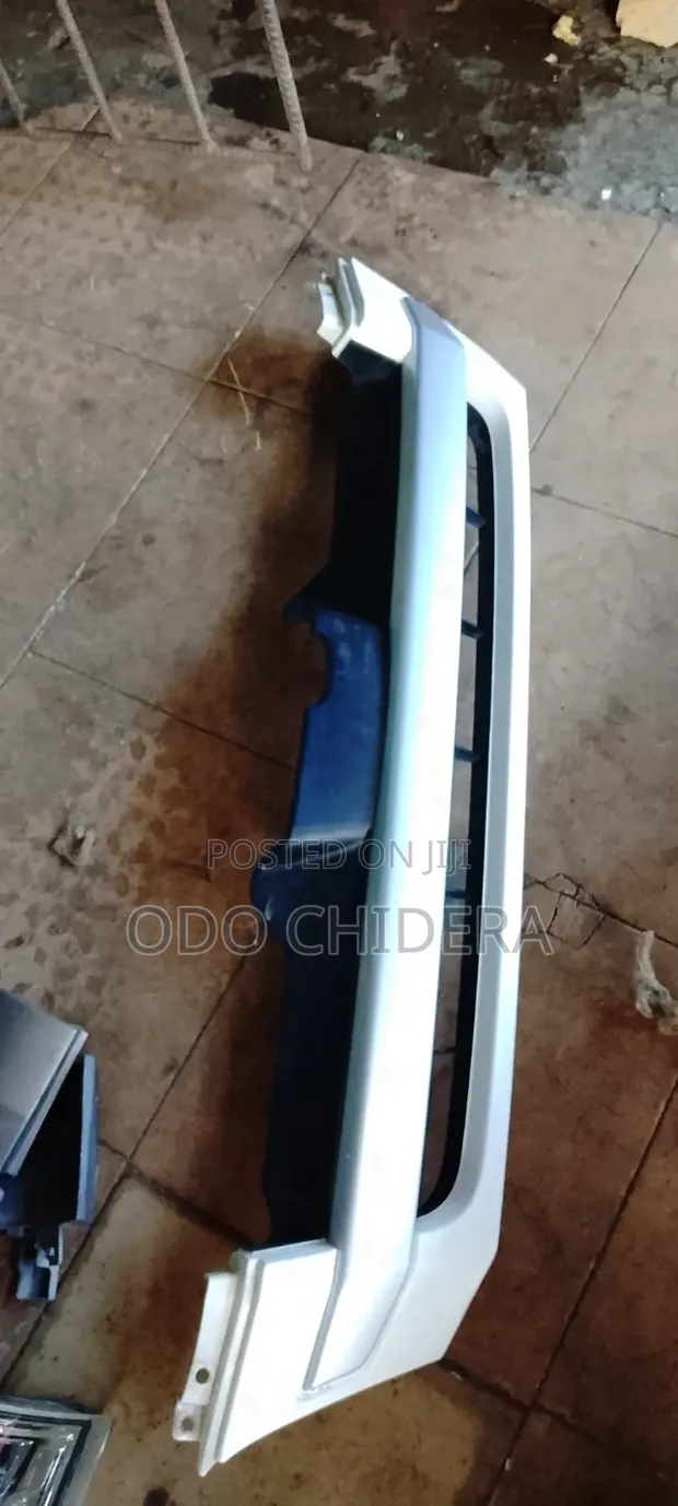 Toyota Hiace Front Grill - Brand New - 1