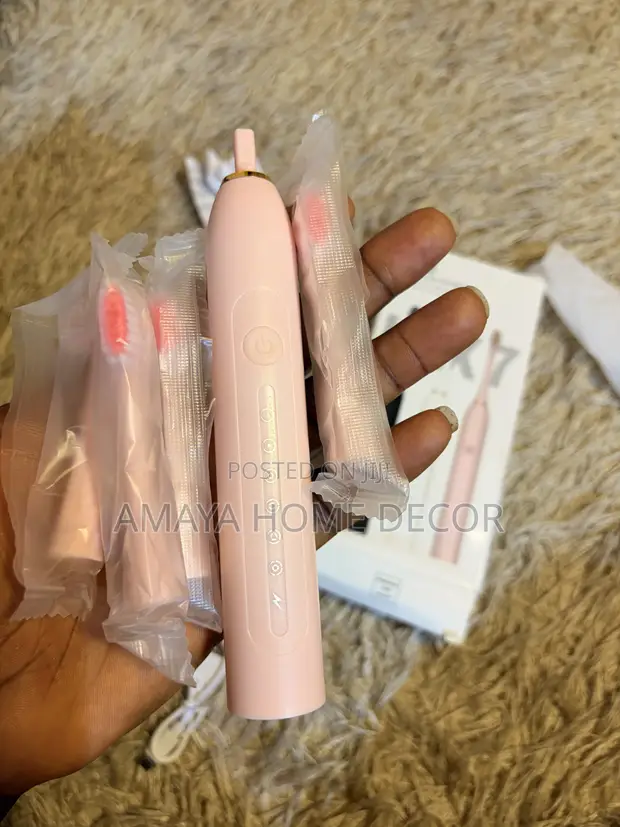 Rechargeable Electric Toothbrush with 4 Heads - 1