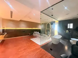 4 Bedroom Townhouse/Terrace da BQ a Jahi don Sawa