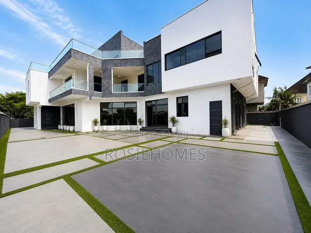 Gidan Bacci 5-Bedroom Mai Cikakken Tsarin Zama a Pinnock Beach Estate, Osapa London - 1