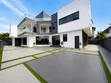Gidan Bacci 5-Bedroom Mai Cikakken Tsarin Zama a Pinnock Beach Estate, Osapa London - 1