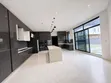 Gidan Bacci 5-Bedroom Mai Cikakken Tsarin Zama a Pinnock Beach Estate, Osapa London - 2