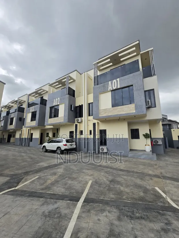 4 Bedroom Townhouse/Terrace don haya a Ikeja GRA - 1