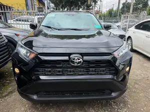 Toyota RAV4 XLE AWD 2020