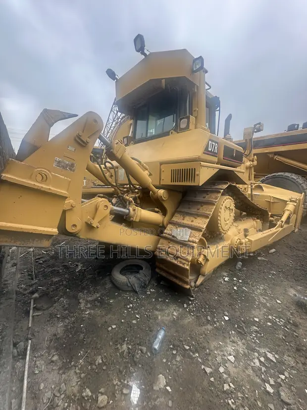 Cat D7R Bulldozer - 1