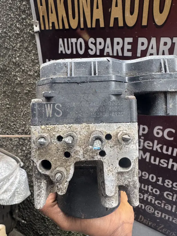 Toyota Avalon 2011 ABS Pump / Module - Sabo & Tokunbo - 1