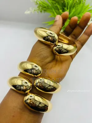 Fashion Bracelet - Gold Plated Stainless Steel