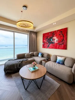 2 Bedroom Waterfront Apartment with Pool & Gym