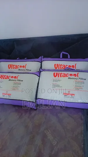 Vitafoam Memory Pillow - Brand New
