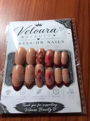 Veloura Beauty Press-On Nails