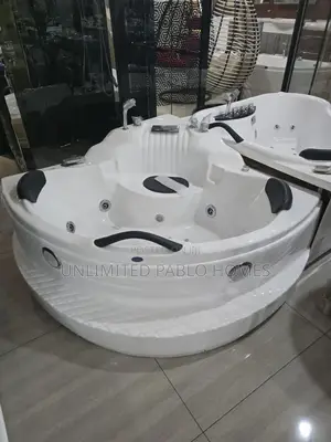 Luxury Modern Jacuzzi Bathtub - Brand New