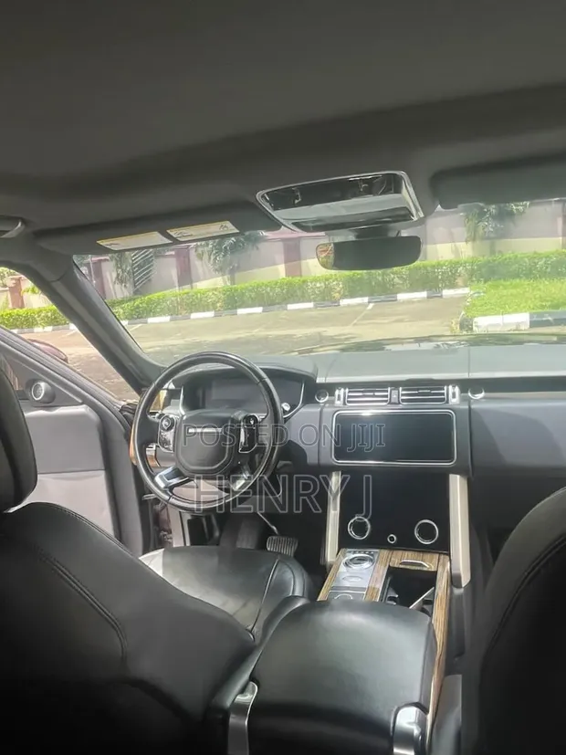 Land Rover Range Rover Vogue 2018 Brown - 1