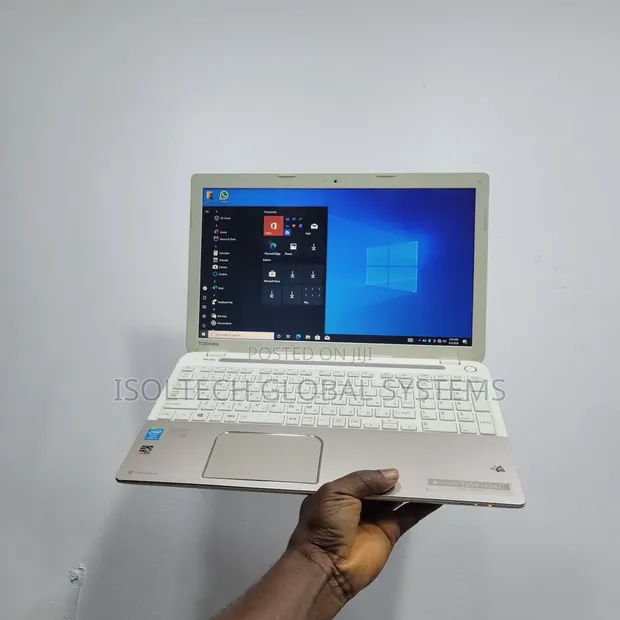 Toshiba Laptop 8GB RAM, 500GB HDD, Intel Core i3 - 1