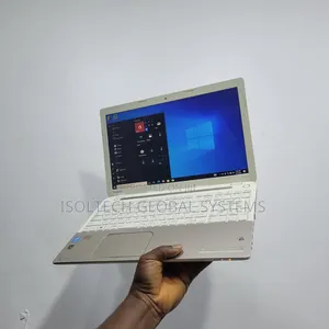 Toshiba Laptop 8GB RAM, 500GB HDD, Intel Core i3