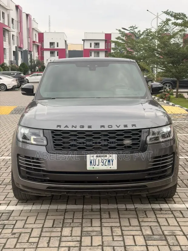 Land Rover Range Rover Vogue 2018 Gray LWB - 1