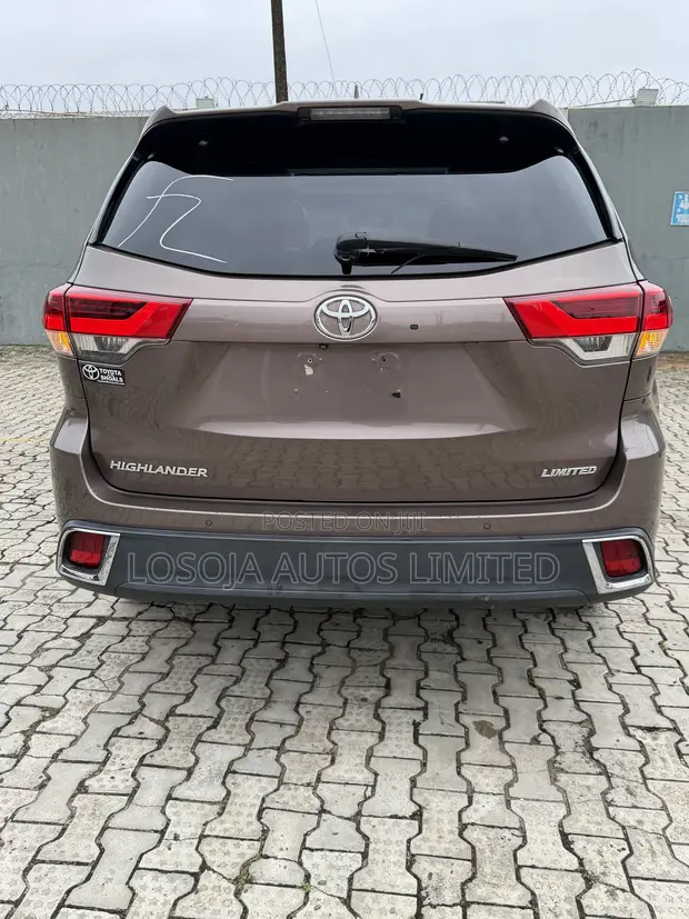 Toyota Highlander Limited 2019 Brown - 1