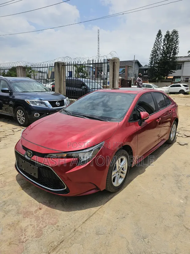 Toyota Corolla 2023 Burgundy - 1