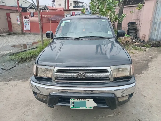 Toyota 4-Runner 2000 Black - 1