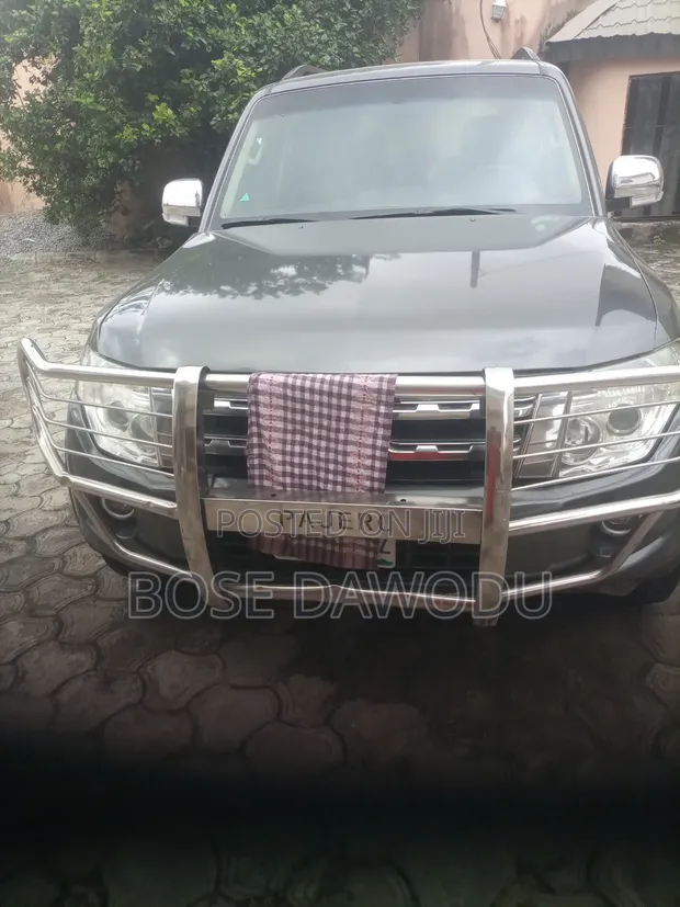 Mitsubishi Pajero V80 3.0 VR-I 2013 Grey - 1