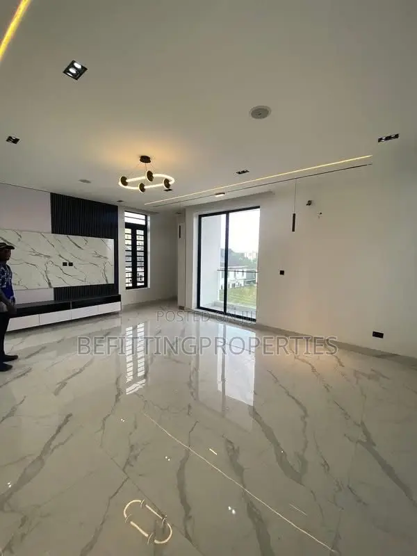 5-Bedroom Fully Automated Duplex don sayarwa a Lekki Phase 1 - 1