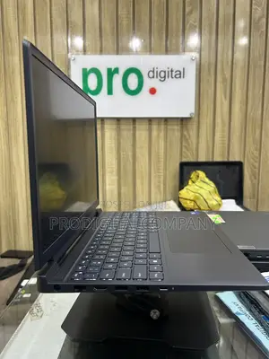 Alienware 15 Laptop Mai Wasa - Intel Core i7, 16GB RAM, 1TB SSD, RTX 4050