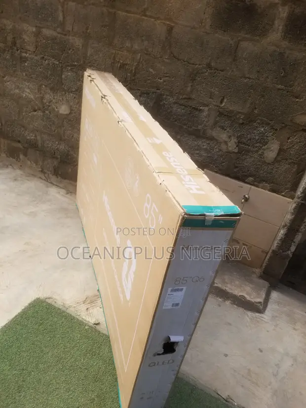 Hisense 85" QLED Smart TV Q Series - 1
