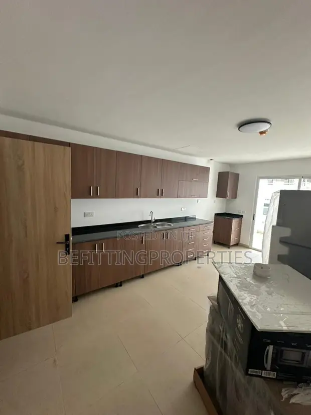 3-Bedroom Apartment for Rent in Victoria Island, Lagos - 1