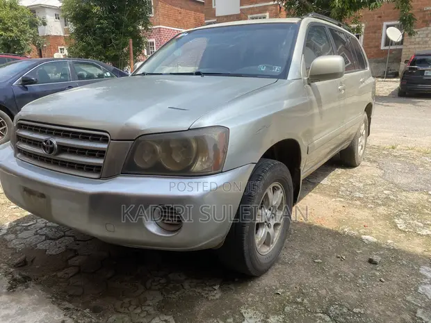 Toyota Highlander 2004 Gold - 1