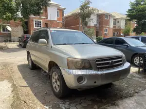 Toyota Highlander 2004 Gold