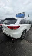 2015 Toyota Highlander XLE AWD SUV - 4