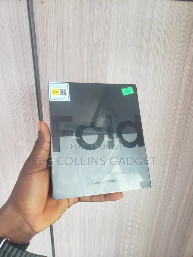 New Samsung Galaxy Z Fold4 256GB Black - 1