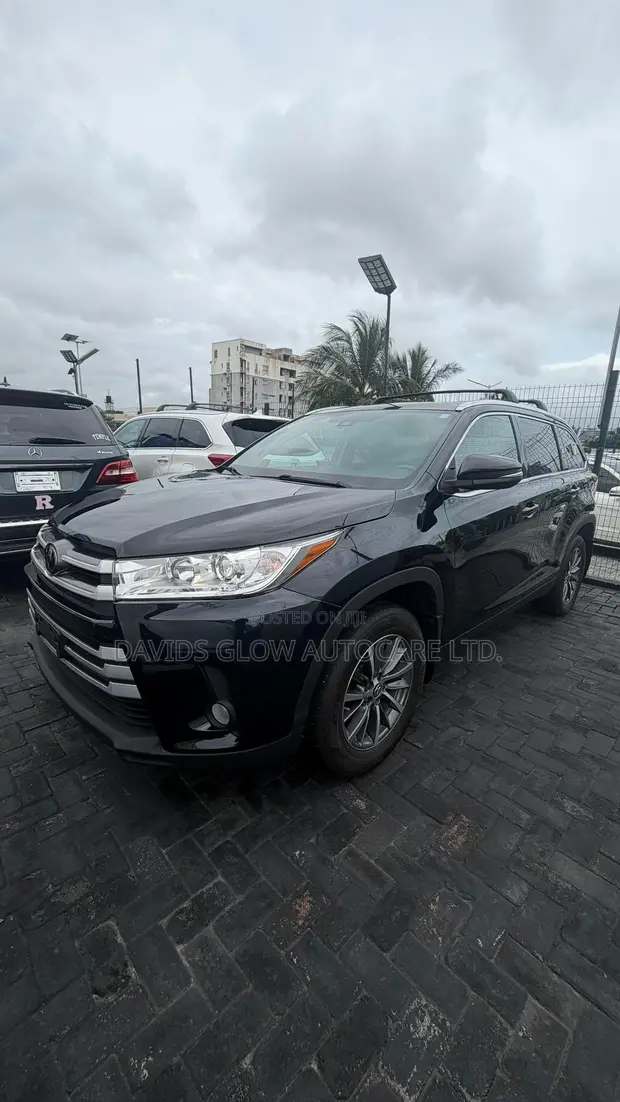 2019 Toyota Highlander XLE - 1