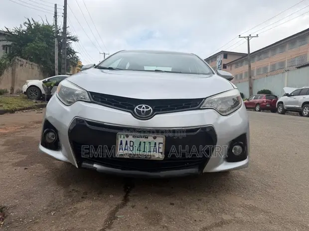 2015 Toyota Corolla Silver - 1