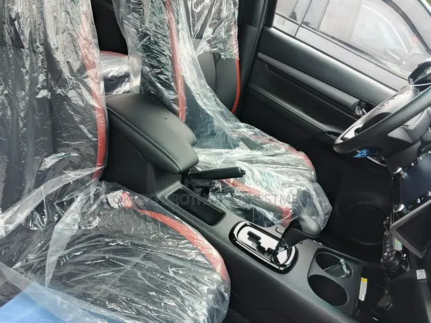 New Toyota Hilux 2025 Black - 1