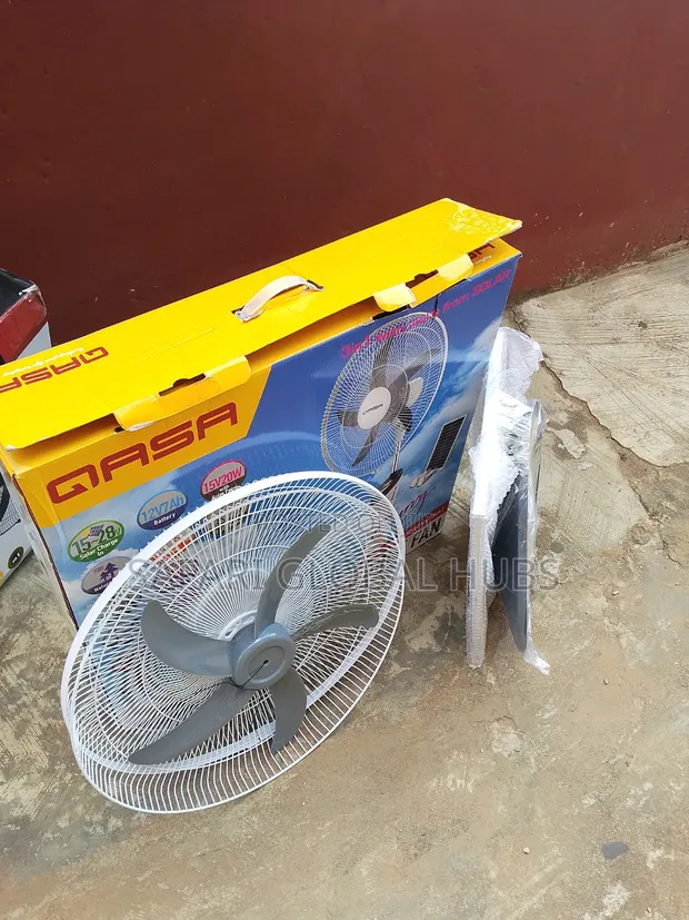 Qasa 18-Inch Fan Mai Sake Caji Mai Haske 2 da Katin Hasken Rana - 1