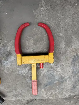 Heavy-Duty Car Tire Bead Breaker Clamp