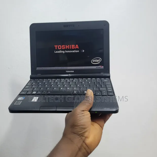 Toshiba NB520 Laptop 2GB RAM, 160GB HDD - 1