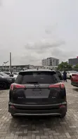 Toyota RAV4 XLE 2018 Grey - 5