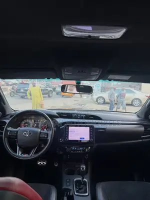 Toyota Hilux GR 2023 Black