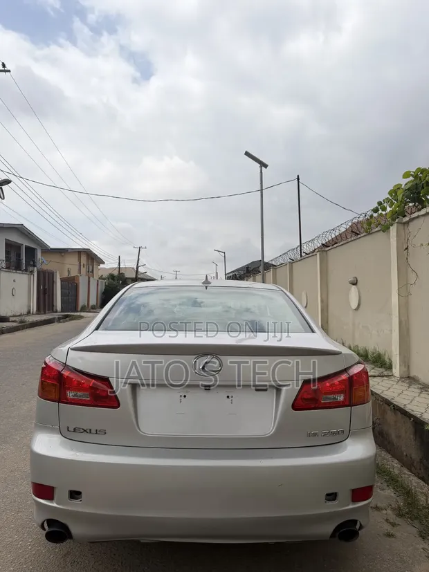 Lexus IS250 2008 Silver - 1