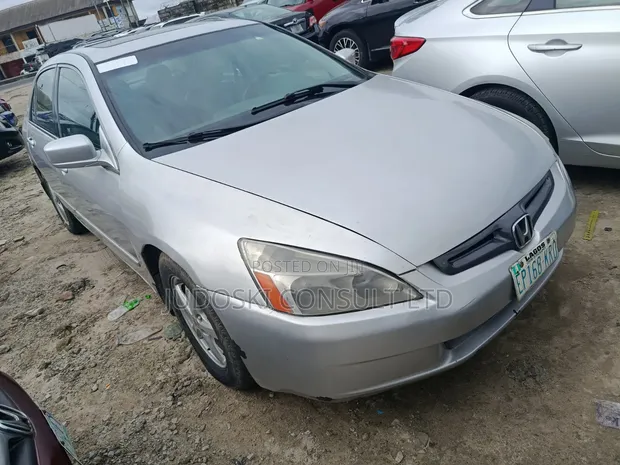 Honda Accord 2005 Silver - 1