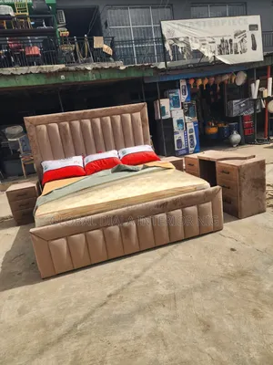 Modern Brown 6x6 Padded Bedframe Set